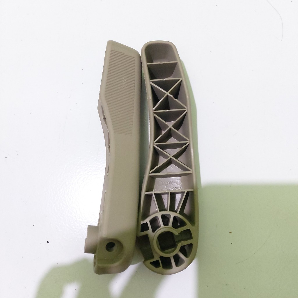 HANDLE STELAN TUAS JOK BELAKANG INNOVA INOVA LAMA 2004 2006 2008 2010 2012 2014 2015 ORIGINAL ASLI U