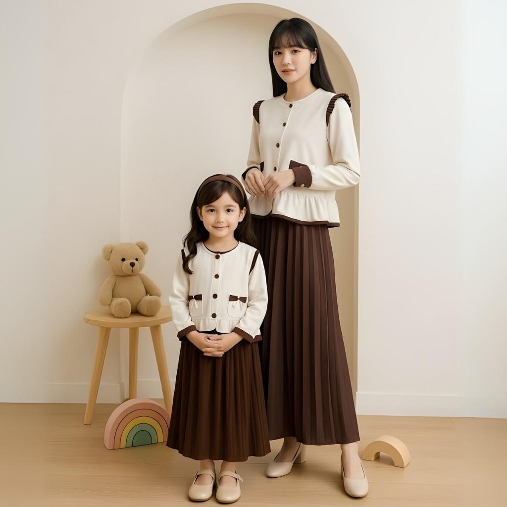 Najwa - EXCLUSIVE KEISHA_RHEVA Oneset Couple Chandrani Ibu dan Anak Cardigan Pita dan Dress Plisket 