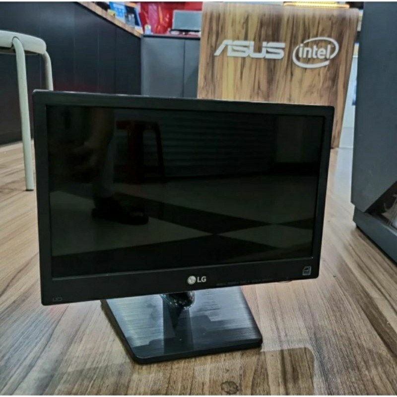 Led monitor LG Dan samsung 16 inc widescreen berkualitas banget
