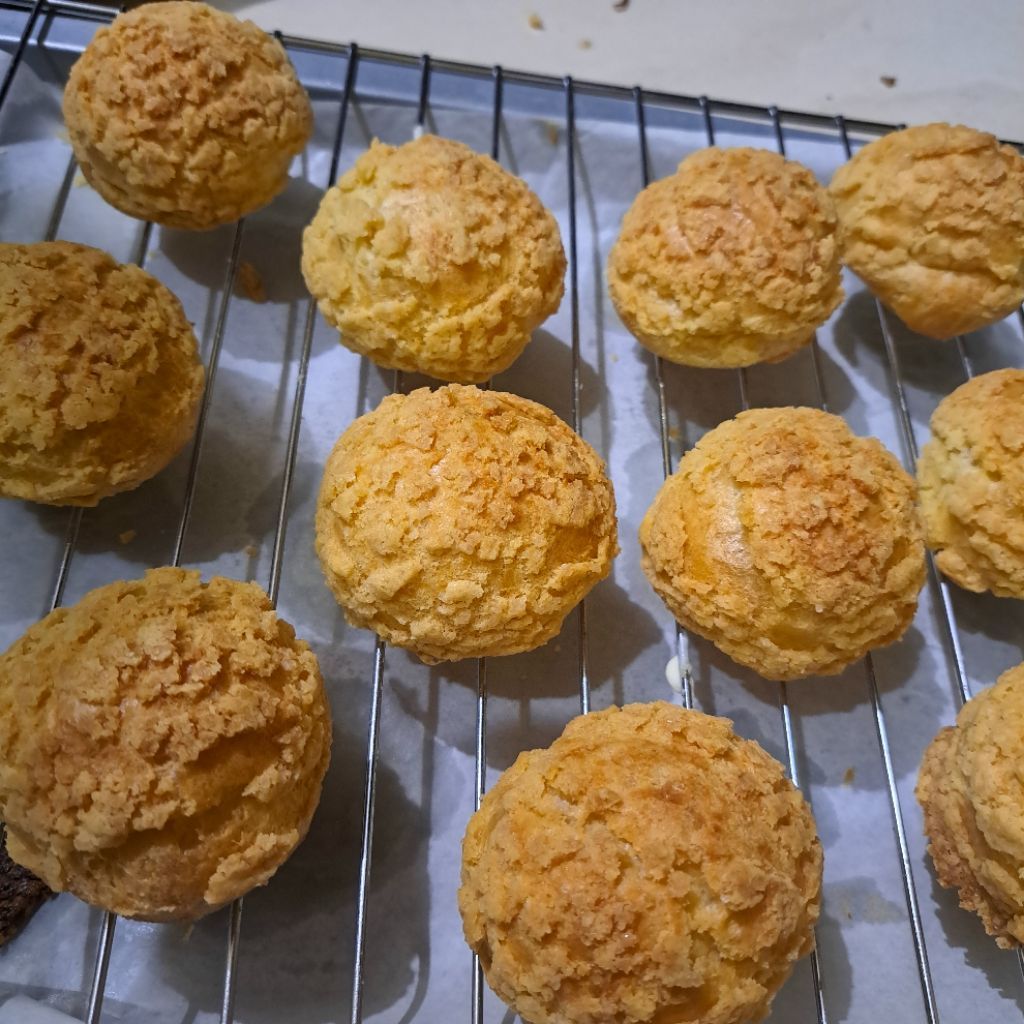 Choux au Craquelin, Box of 9