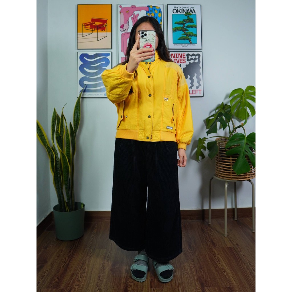 jaket wanita 
Vtg Ellesse size M
100% original 060826Q