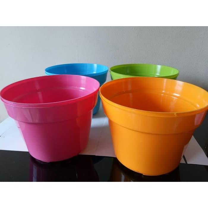Pot bunga Pot tanaman warna warni Pot Plastik 20 - Online Flora