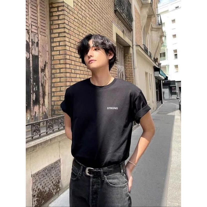 T-Shirt Lengan Pendek Huruf Hitam Model Sama dengan BTS Jin Tae Heng Kemeja Bottoming Sederhana Mode