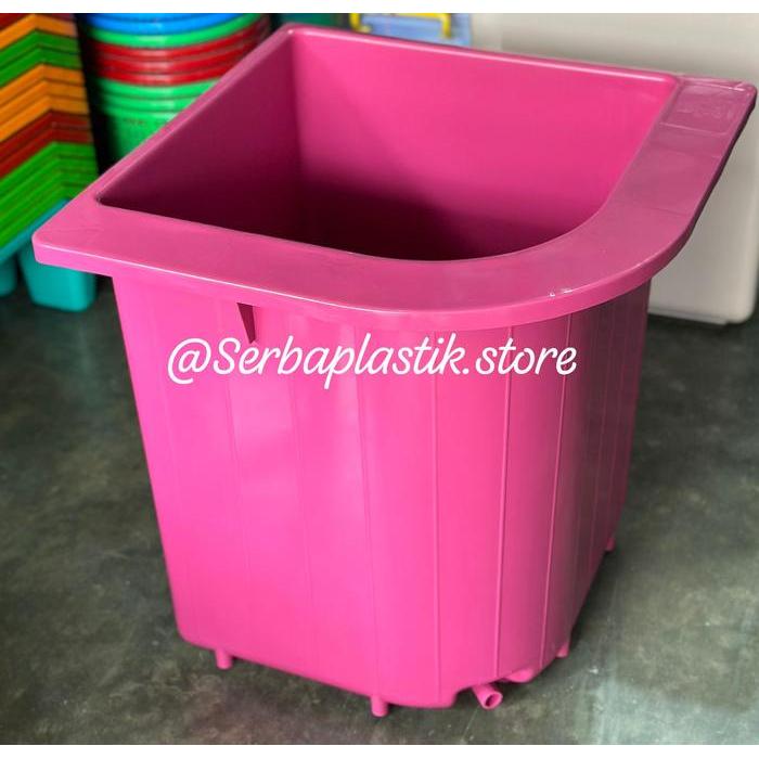 ￼bak mandi plastik / bak air sudut / bak mandi sudut toilet dewasa - Kecil