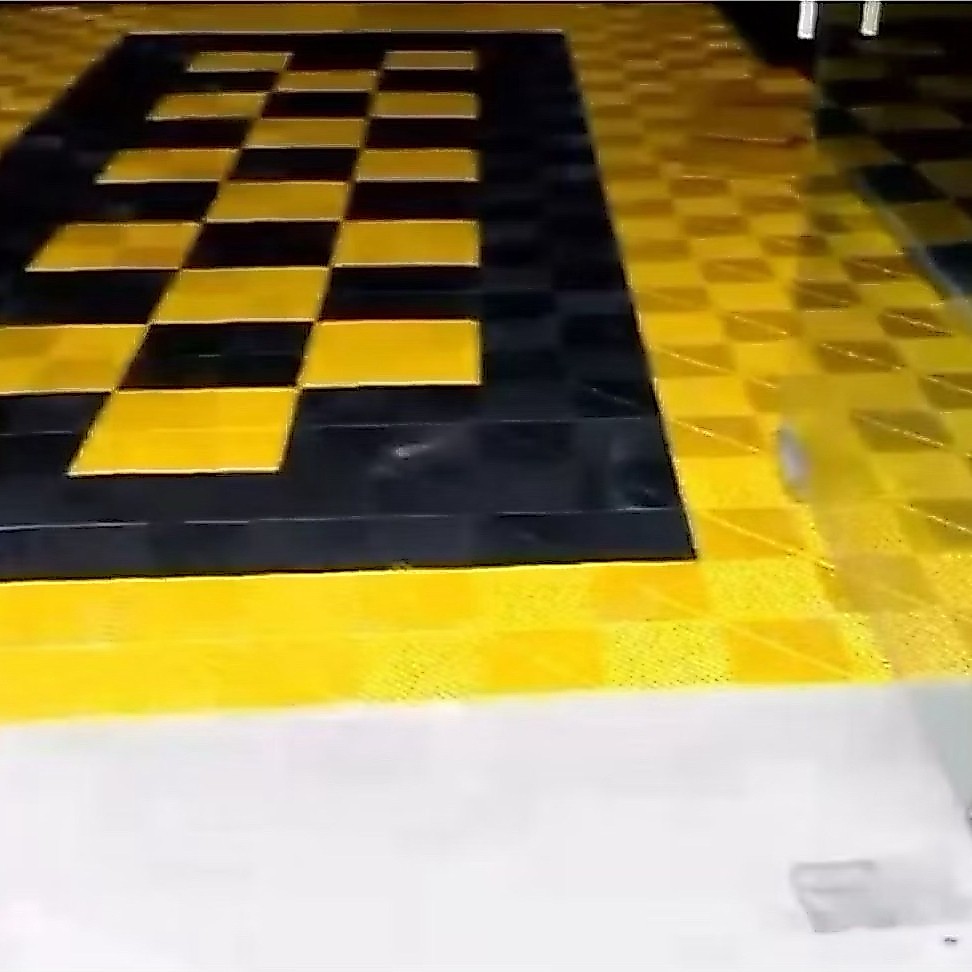Modular floor lantai workshop detailing