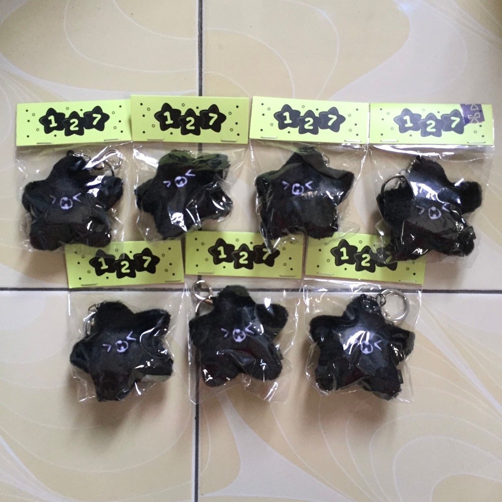 WTS OFFICIAL BLACK STARFISH HAECHAN NCT 127 // momentum md bulgasari keychain doll keyring hitam
