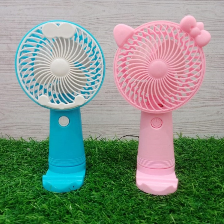 Kipas Genggam Karakter Ergonomis Penyangga Hp Baterai Isi Ulang Portable