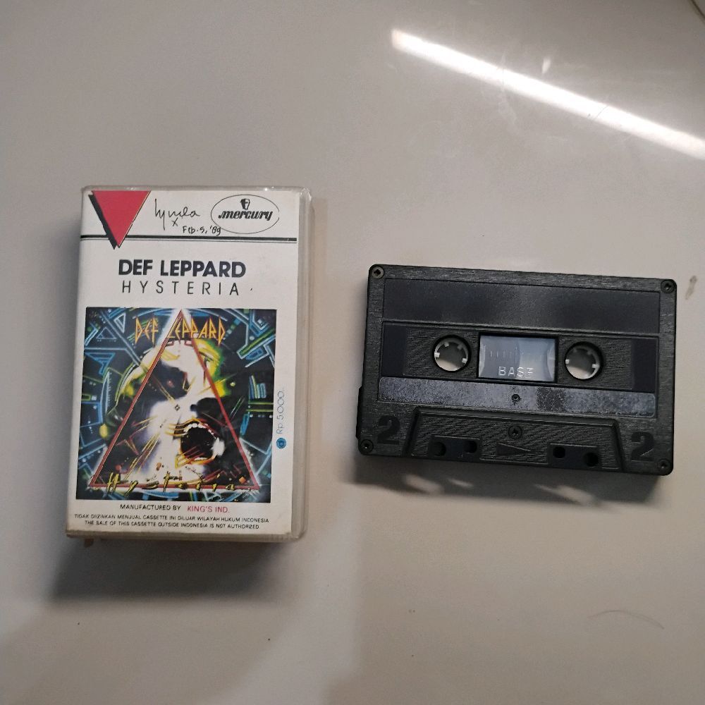 Kaset def leppard hysteria