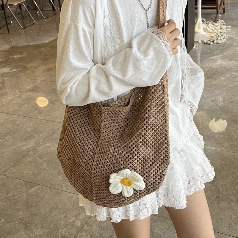 Tas Rajut Selempang Wanita  Aesthetic dengan Hiasan Bunga Daisy