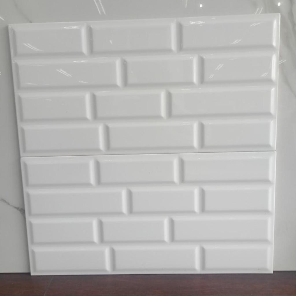 keramik roman 30x60 Dtube white glossy kilap