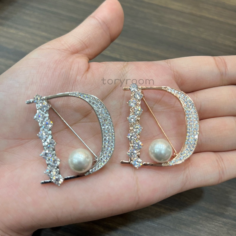 Bros zircon diamond kombinasi abjad huruf D mutiara    BERKUALITAS