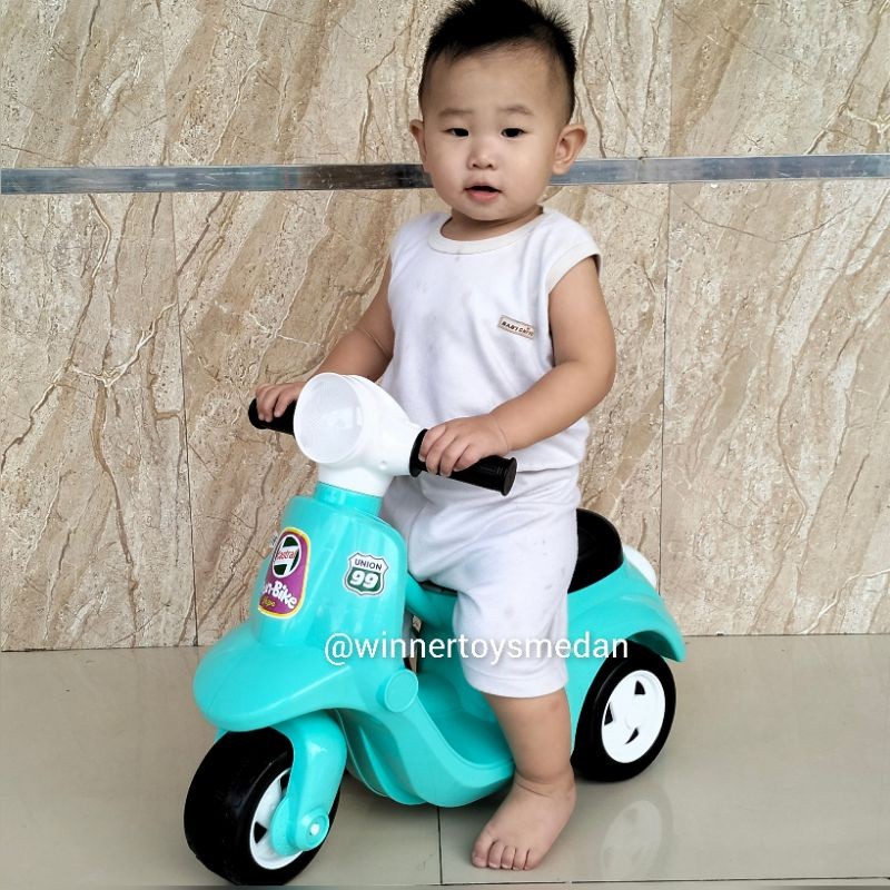 Vespa Mini Fun bike / Scooter duduk / Vespa anak anak (DEH)