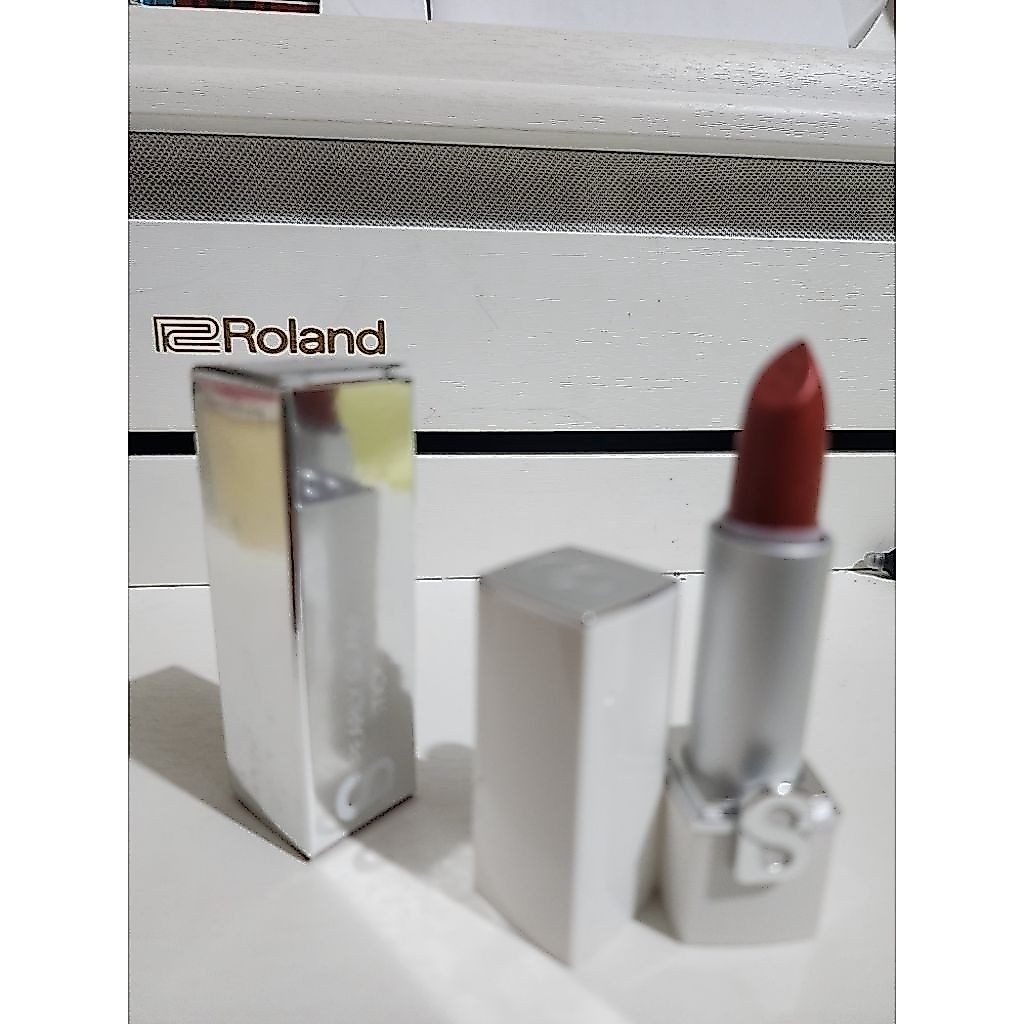 Buttonscarves Pearly Glam Lipstick Modesty- Preloved
