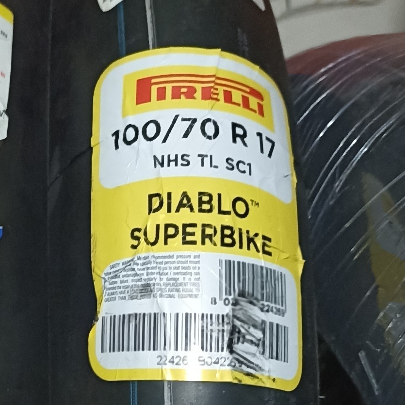 BAN PIRELLI DIABLO SUPERBIKE 100/70 R 17