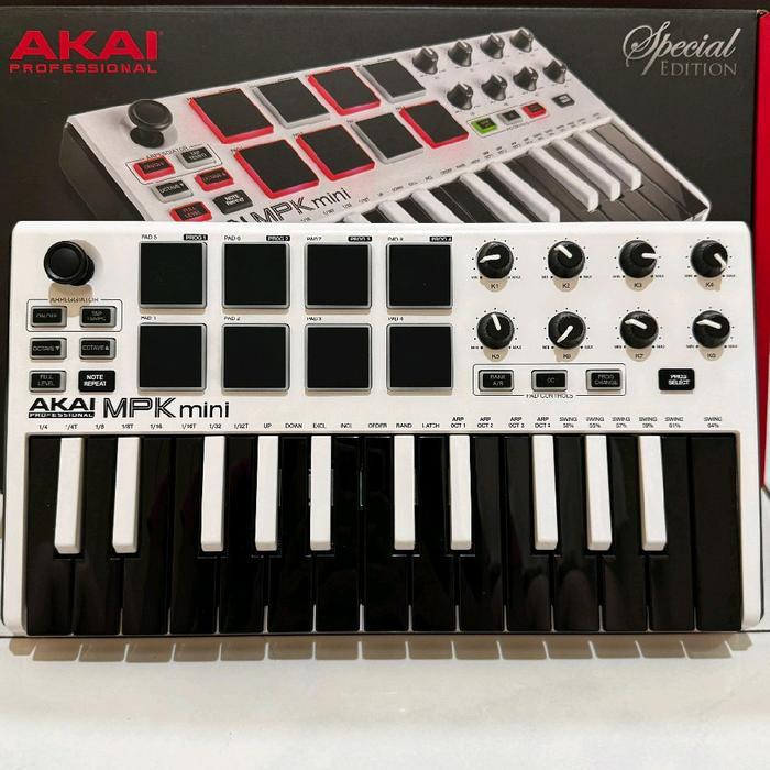 Akai MPK Mini 2 MK2 LIMITED EDITION Black & White Midi Controller