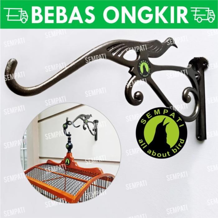 Gantungan Kandang Burung Motif Burung Di Tembok Gantungan Besi Tebal