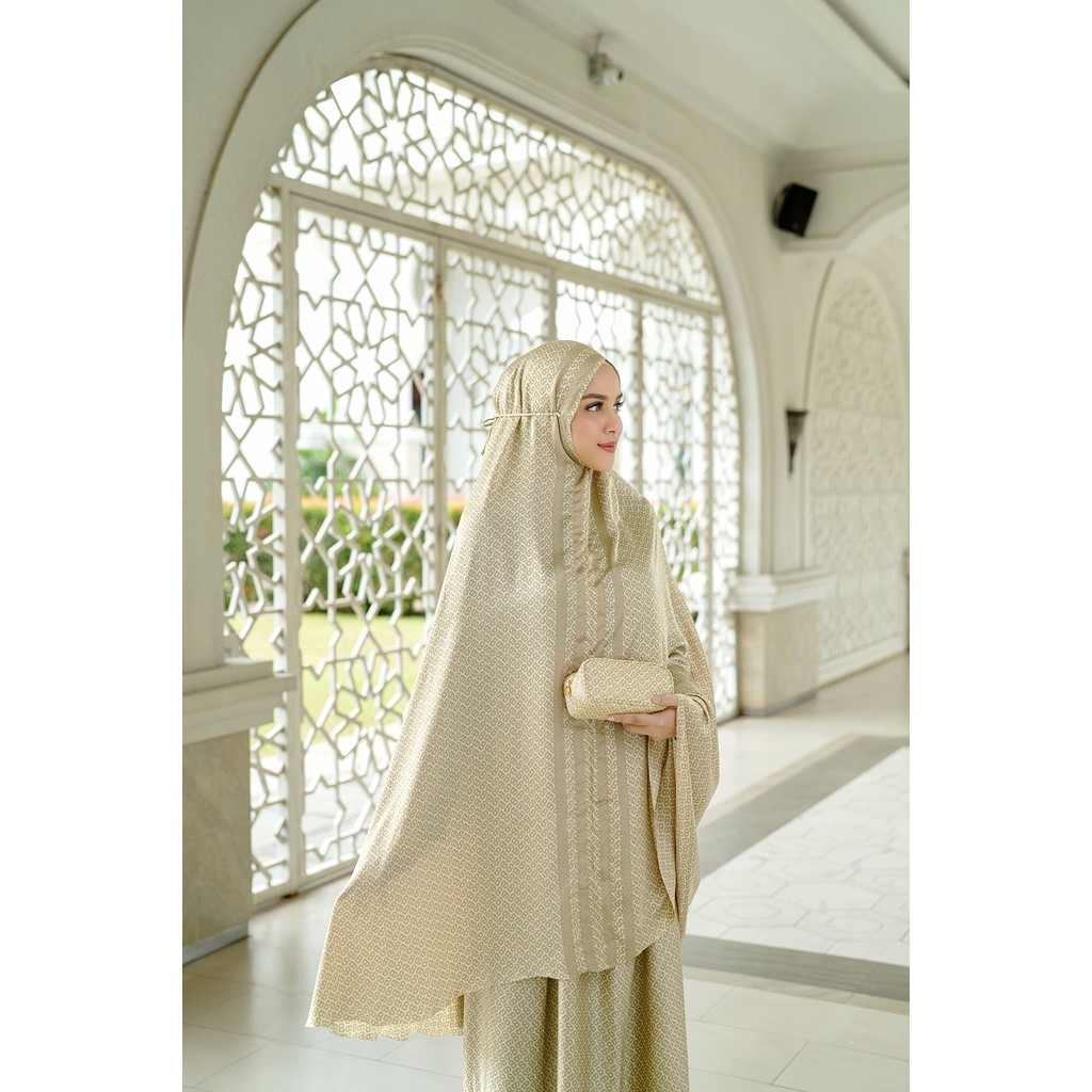 Buttonscarves Tapis Prayer Robe - Tan