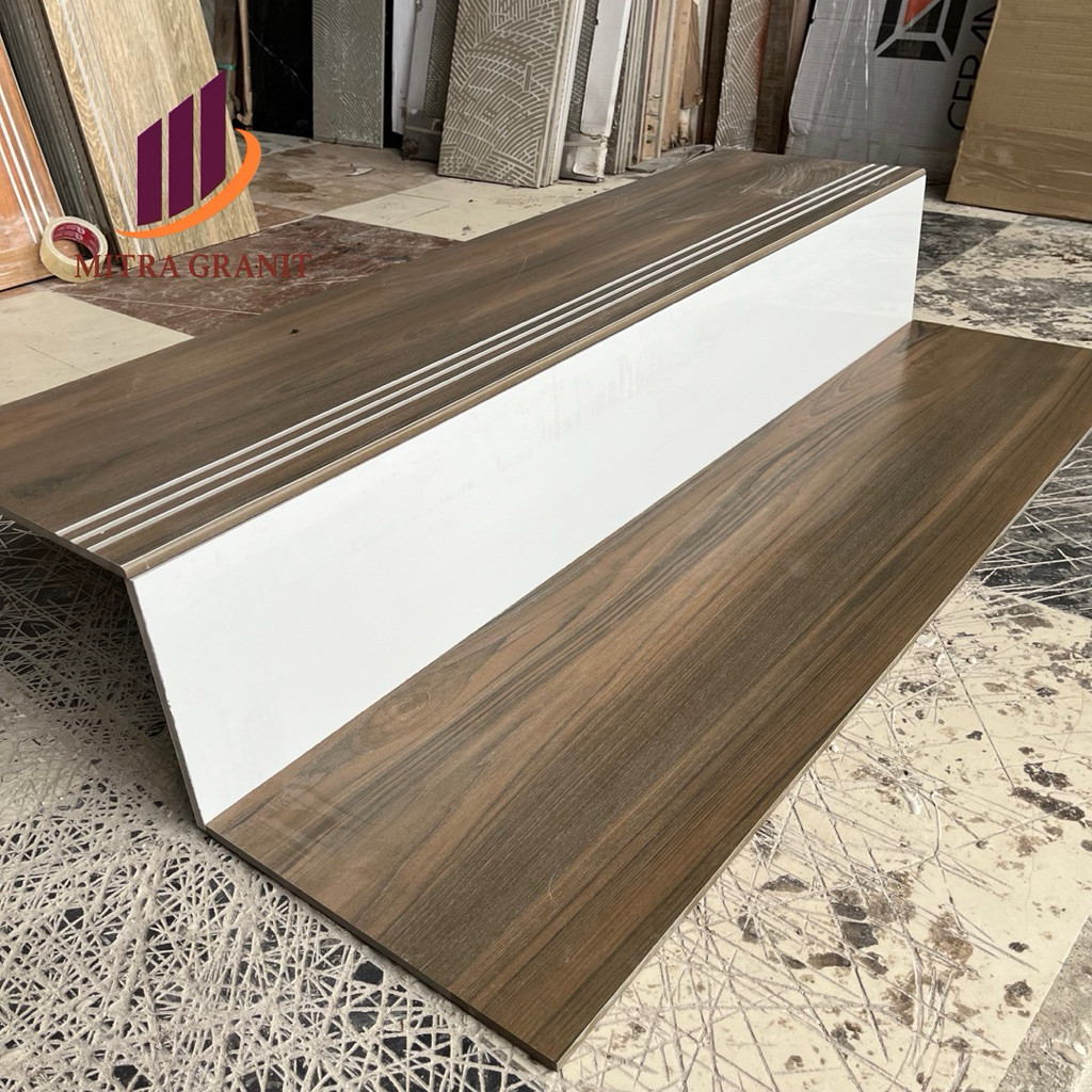 GRANIT TANGGA MOTIF KAYU UKURAN 30x120 20x120 CUSTOM UKURAN