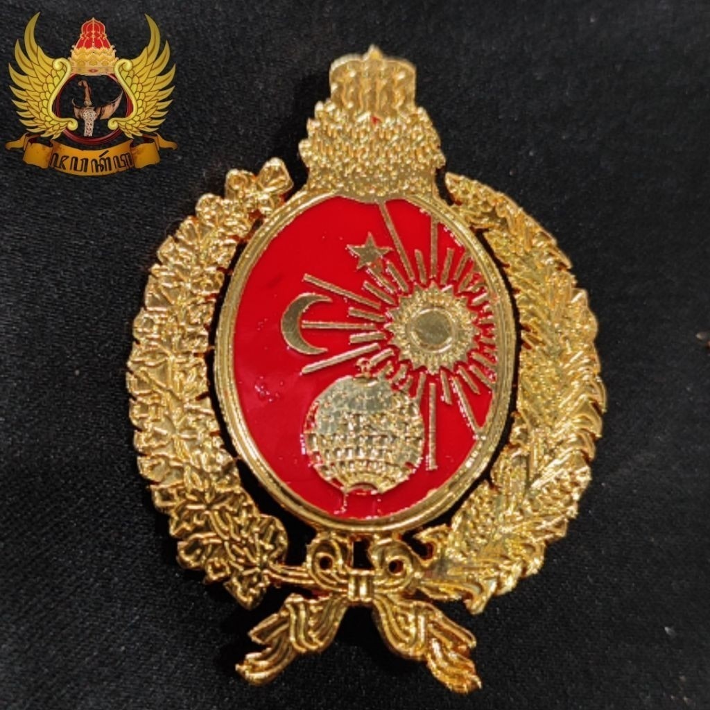 Bross Pin Logo Keraton Kasunanan Surakarta Bahan Kuningan Sepuh Emas