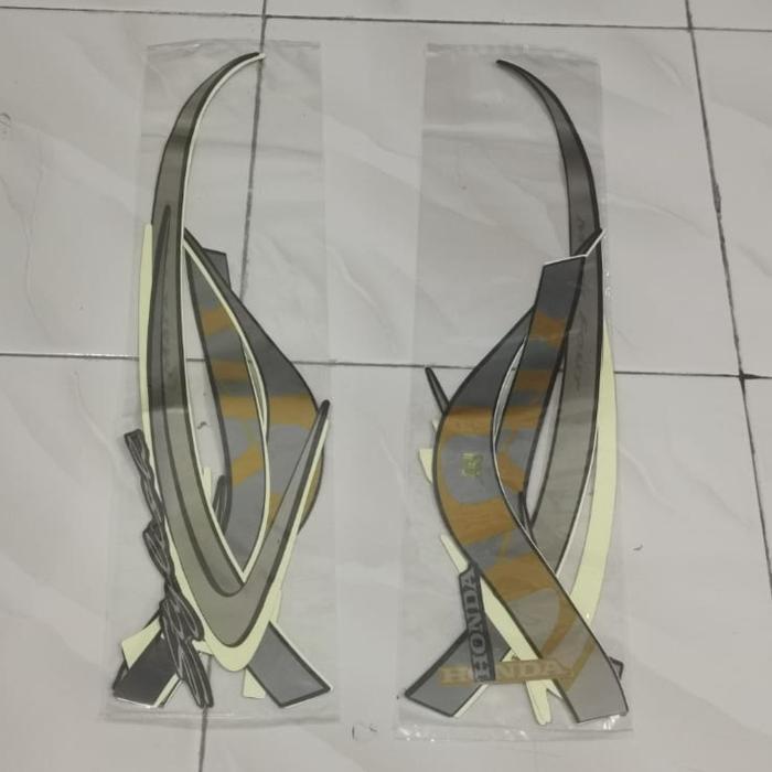 Stiker Bodi Lis Body Striping Scoopy 2020 Stylish Hitam Doff