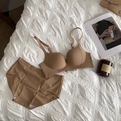 Hana One Set  Bra BH Set Polos Seamless Premium Push Up Nyaman ,Non Kawat