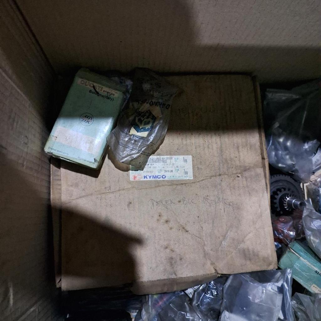 satu biji velg belakang ring 10 tubless kymco original nos bukan bekas cakep buat modif vespa