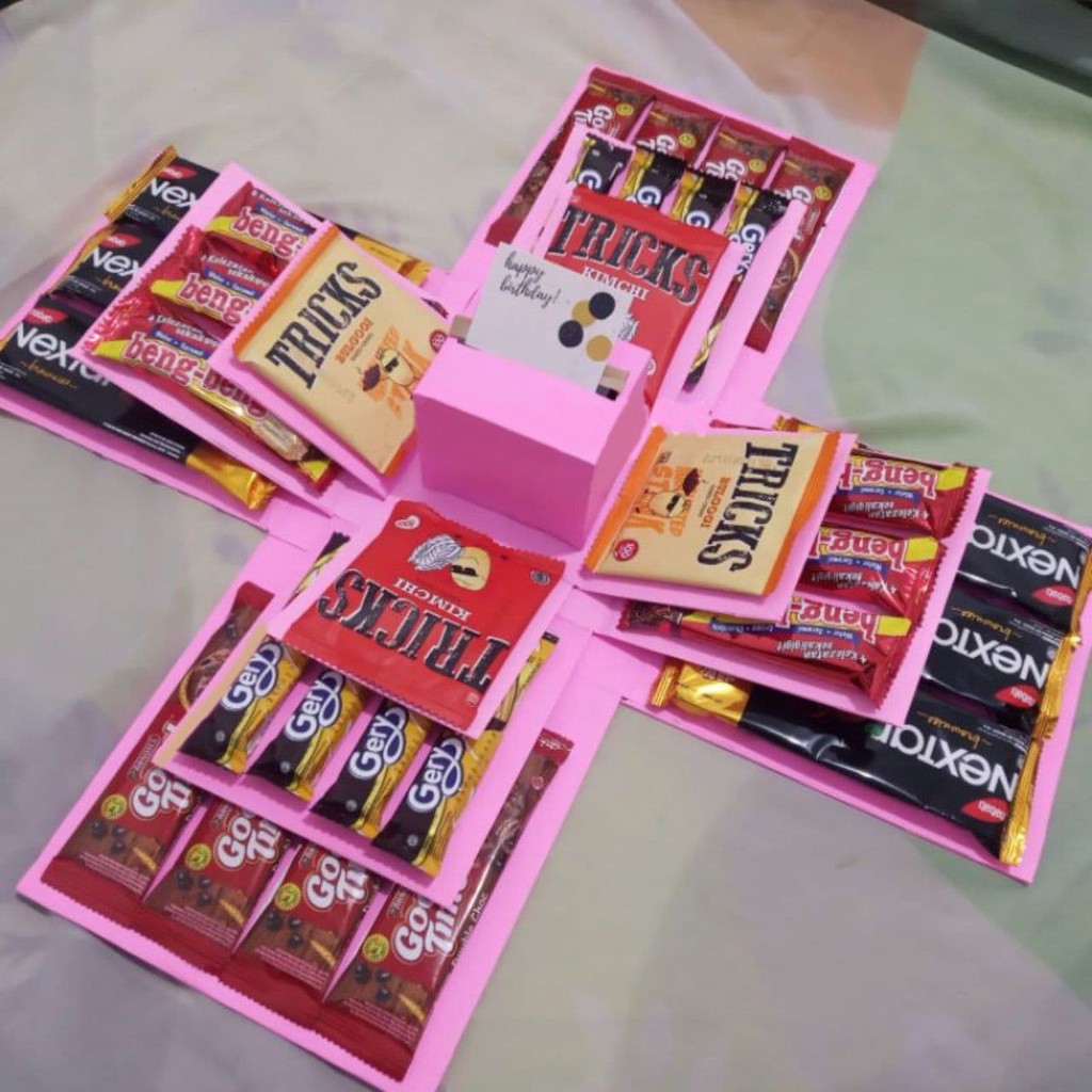 SNACK BOX, BOX TARIK UANG ,EKSPLOSION BOX SNACK TARIK UANG ,KADO ULANG TAHUN CEWEK BOX, ULTAH WANITA