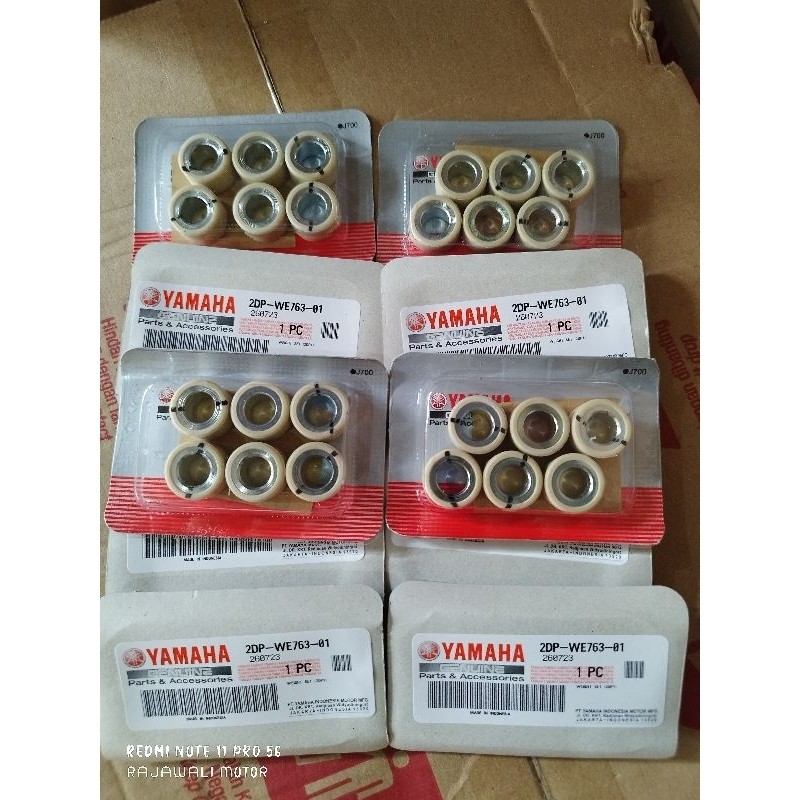 2DP-WE763-01 roller NMAX 2DP YAMAHA original