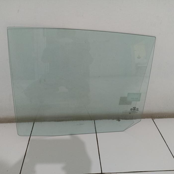 kaca pintu belakang sebelah kiri KIA PICANTO-OLD BERMUTU