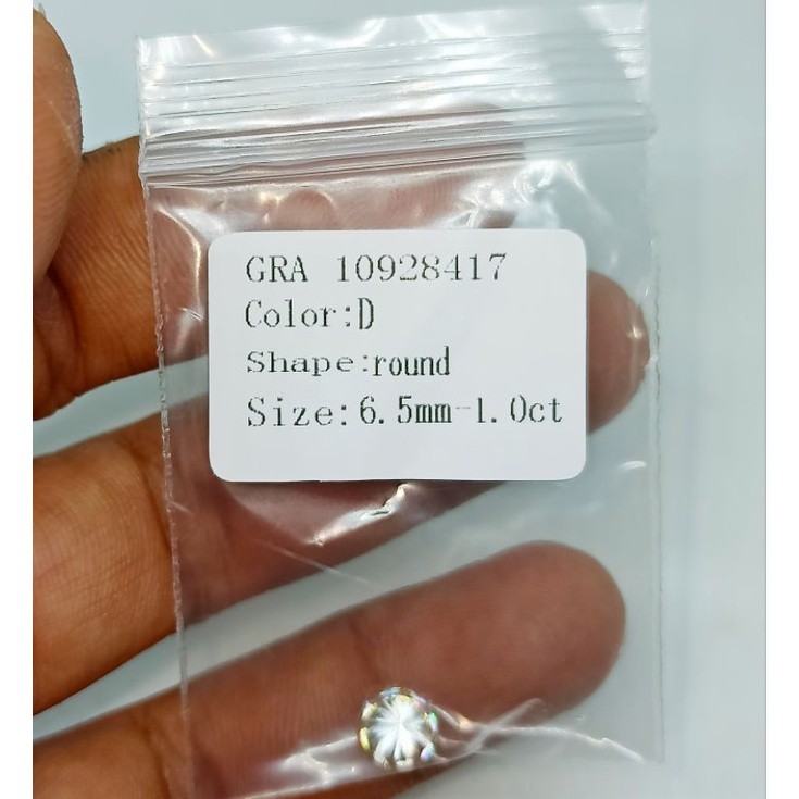 DIAMOND MOISSANITE