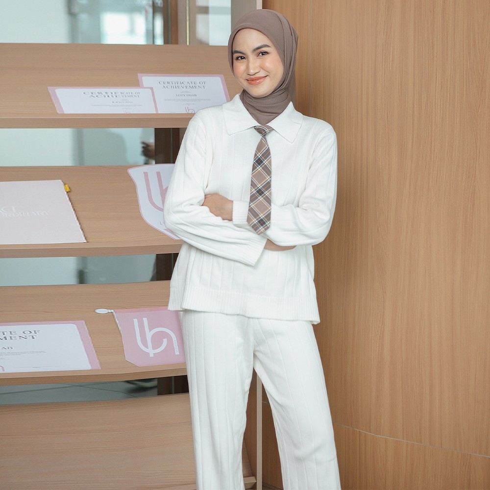 Lozy Hijab - Metta Knit Set (Setelan Atasan dan Celana Bahan Knit)
