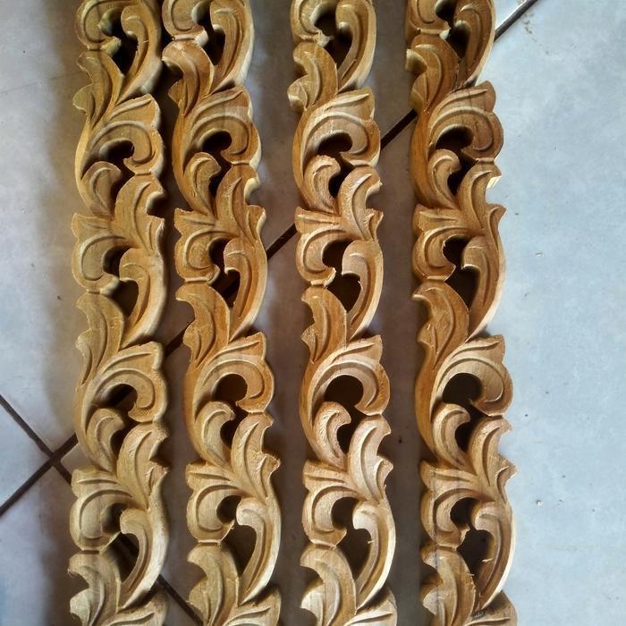 ukiran ornamen tempel Lis