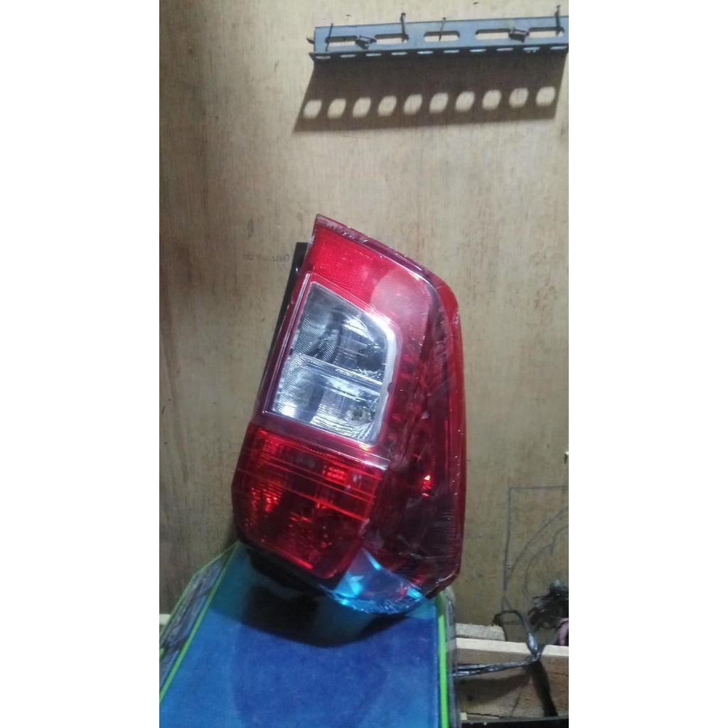 Stop Assy Lampu Belakang Toyota Cayla BEST