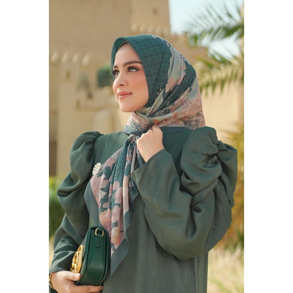 Buttonscarves Arabian Night Voile Square XL - Crown