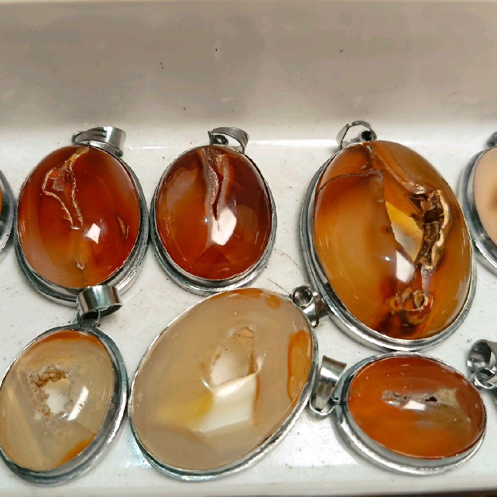 Liontin Batu Combong Natural