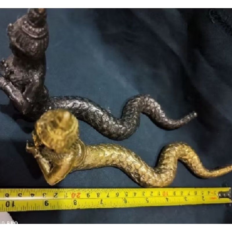 Patung nyi blorong kuningan