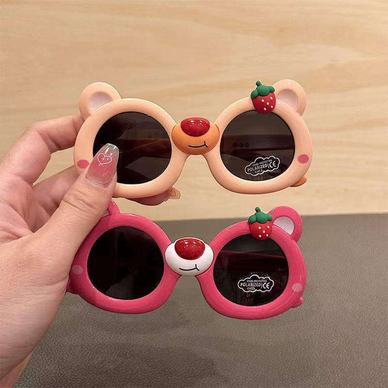 Bingkai kacamata bayi kacamata hitam stroberi lucu