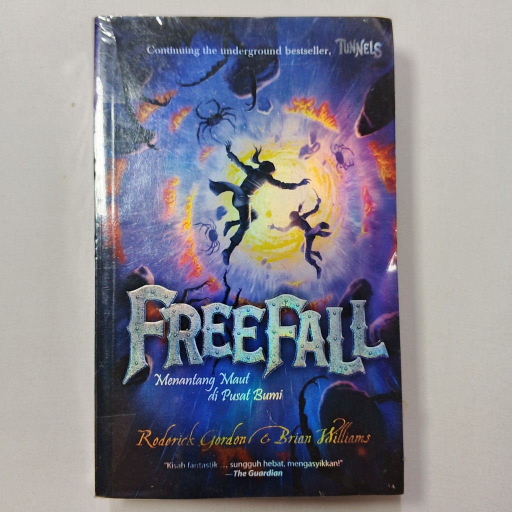 Novel Freefall - Roderick Gordon, Dkk.