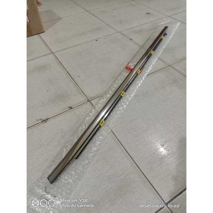 Karet Pelipit / Karet Kaca Pintu Chrome CRV GEN4 2013-2016 ORIGINAL - DEPAN, KANNA PASS