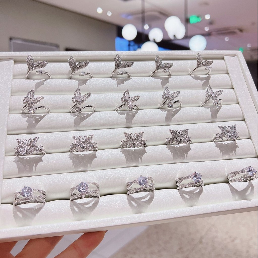 Rantai tulang selangka cincin sambungan cincin kupu-kupu berlian cerah multi-layer bertatahkan cinci