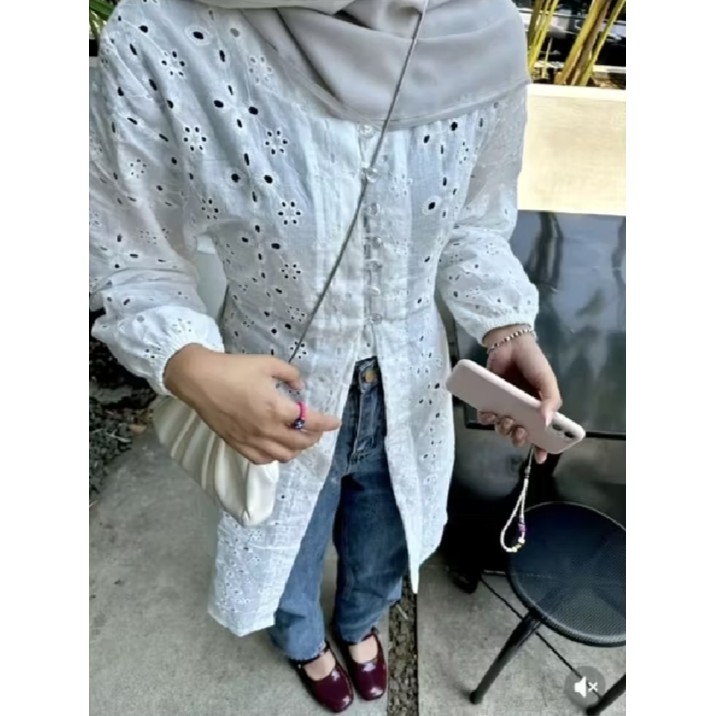 Tunik Bordir Bolong Putih Lengan Panjang dengan Motif Bordir Elegan untuk Kondangan Muslim
