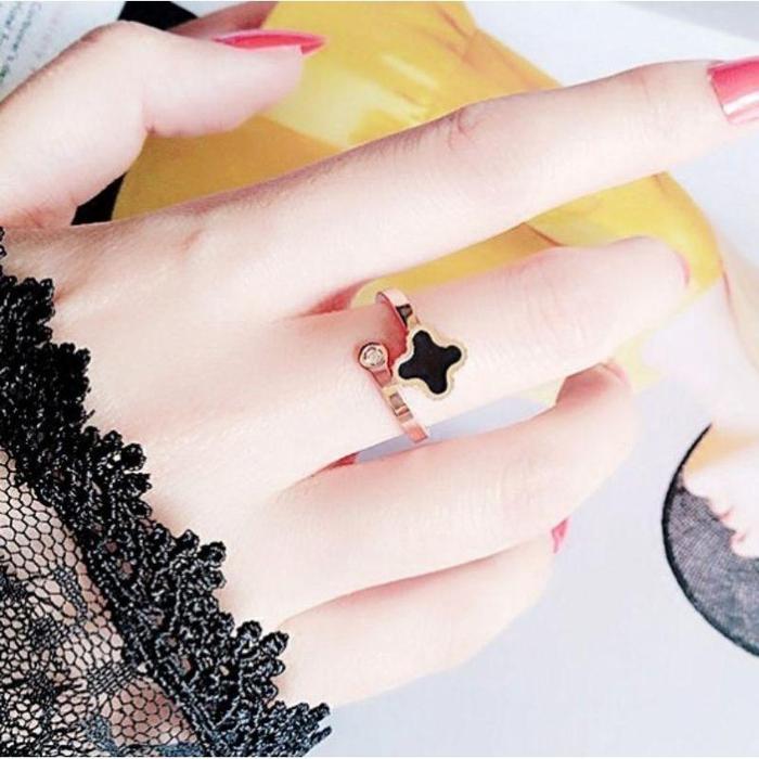 cincin titanium wanita clover hitam mata 1 Rings