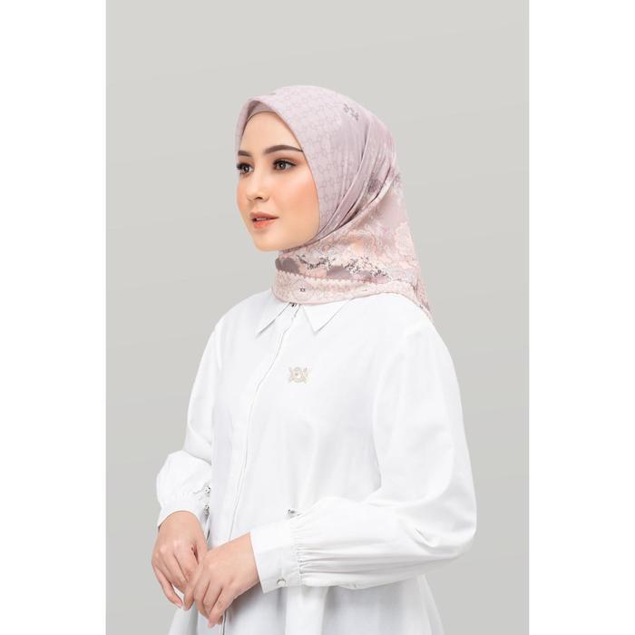 Wearing Klamby - Alhambra Scarf