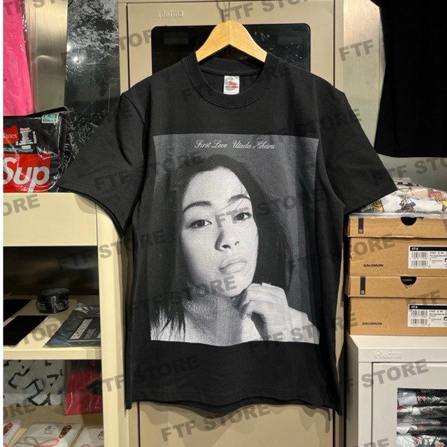 UTADA HIKARU - FIRST LOVE TSHIRT BLACK Kaos Pria