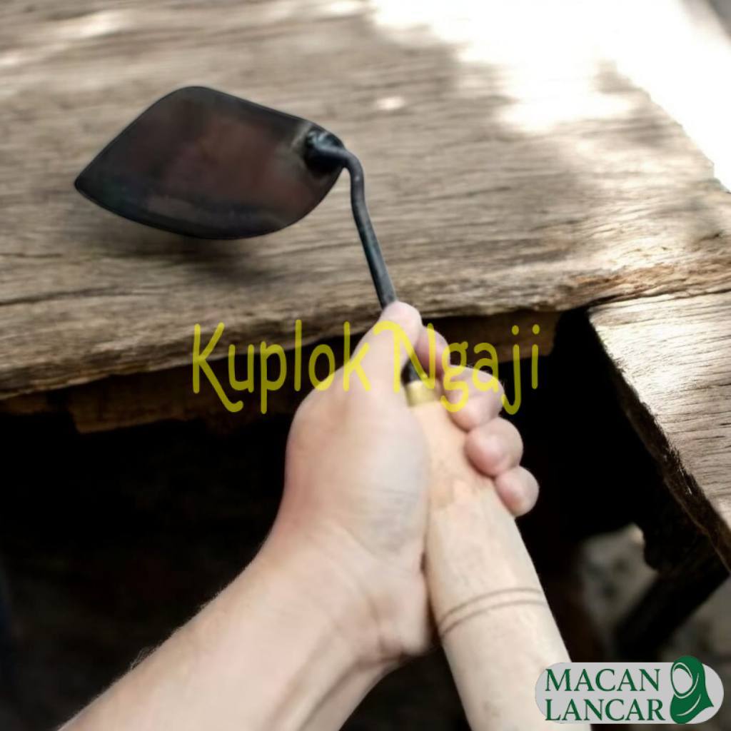 Alas Penyiang Rumput Gathul Miring Baja - Cangkul Koret Kecil Praktis Untuk Taman & Perkebunan