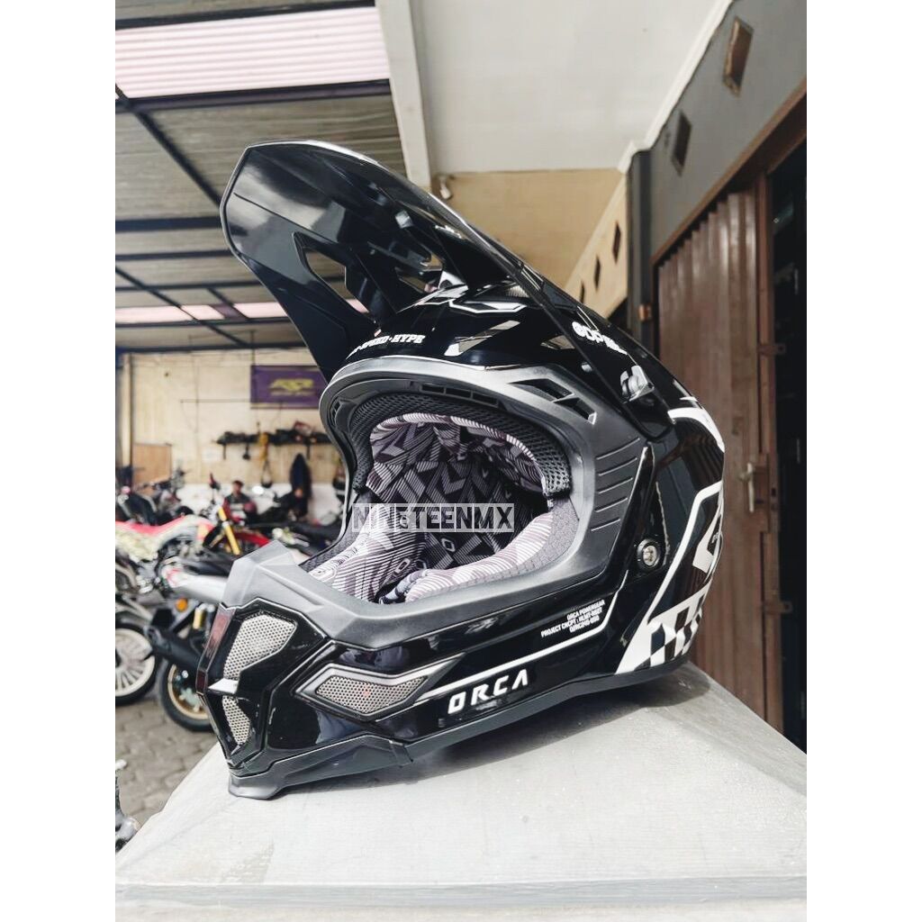 HELM ORCA HYPERION BLACK WHITE