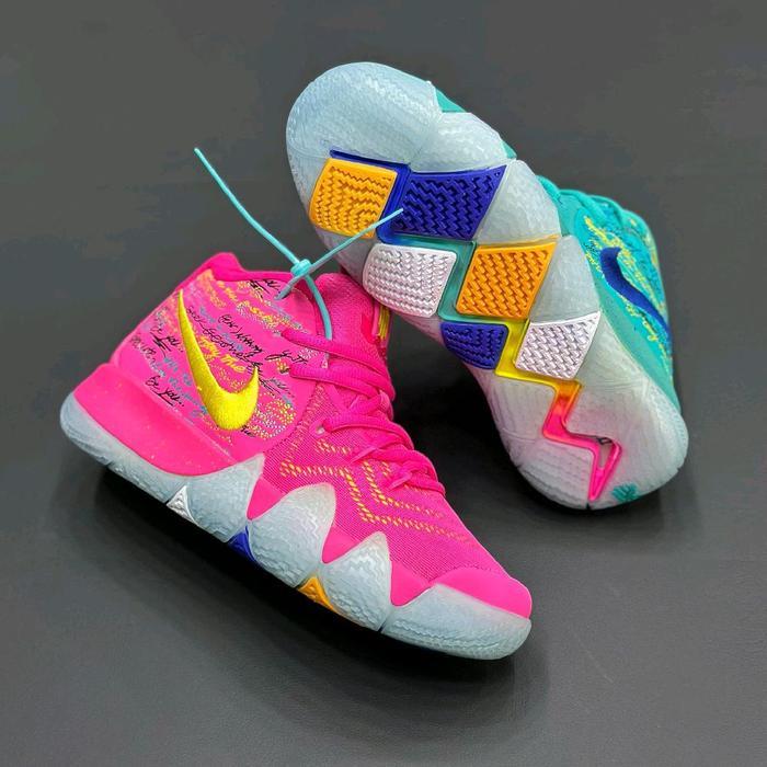 Sepatu Basket Kyrie 4 'NBA 2K18' Friends & Family - Watermelon/University-Gold-Ice