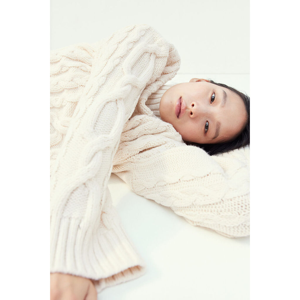 H&M Wanita Sweter Rollneck Rajutan Kabel 1205362