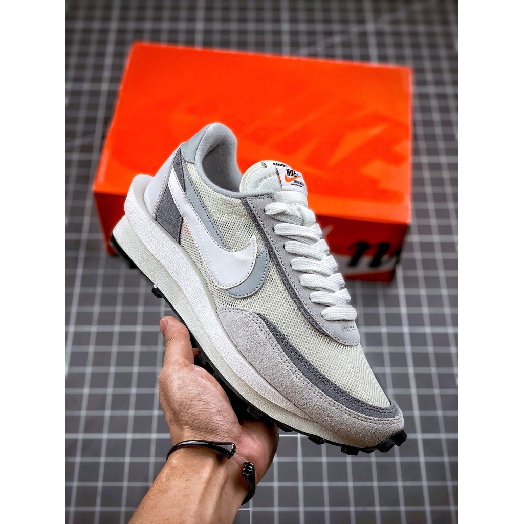 Sepatu Nike Waffle Debut Pria Wanita Abu Putih Retro Sneakers
