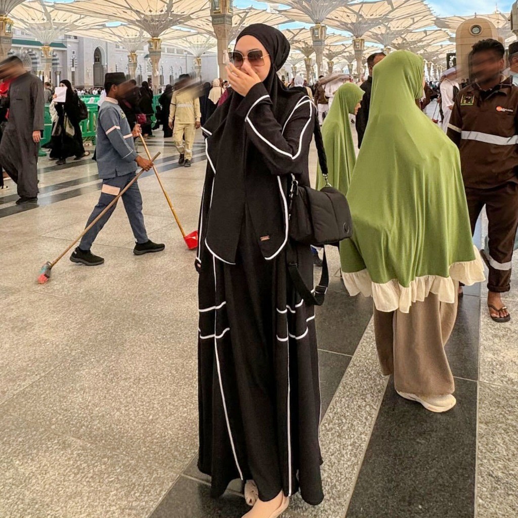 Lozy Hijab - Haniya Abaya Set (Abaya Gamis Set Bergo Syari Haji dan Umrah Bahan Crinkle Premium)